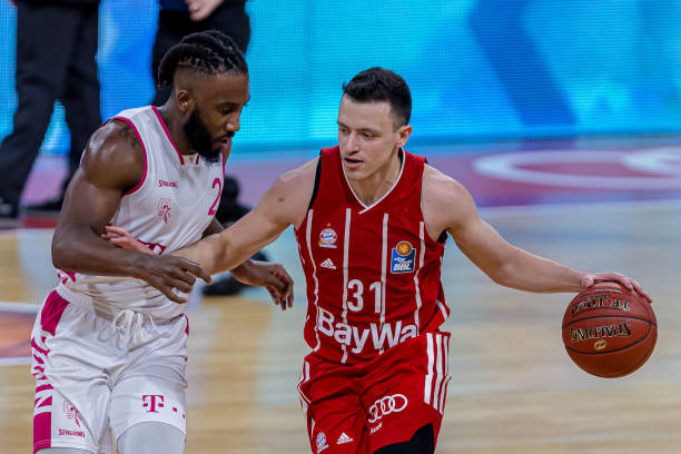 格的初步抵 格的初步抵