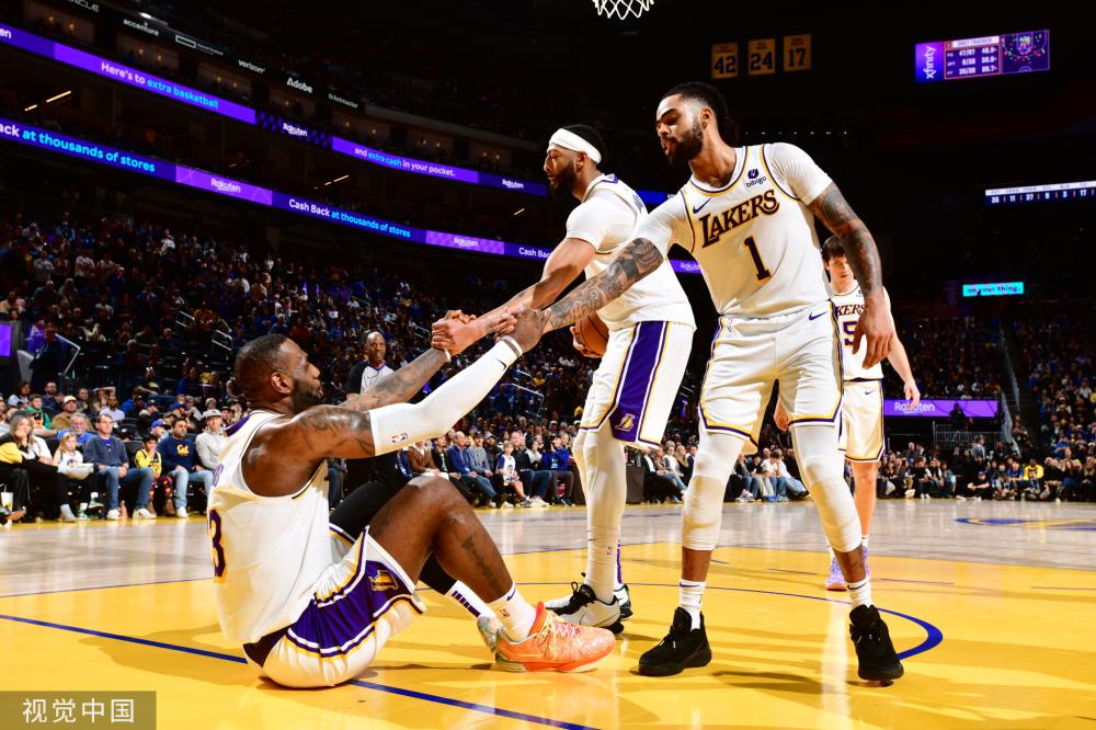 许多队伍在 许多队伍在