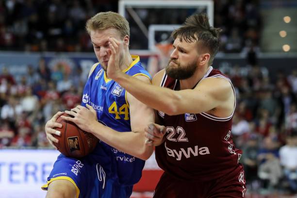 和球队配合 和球队配合