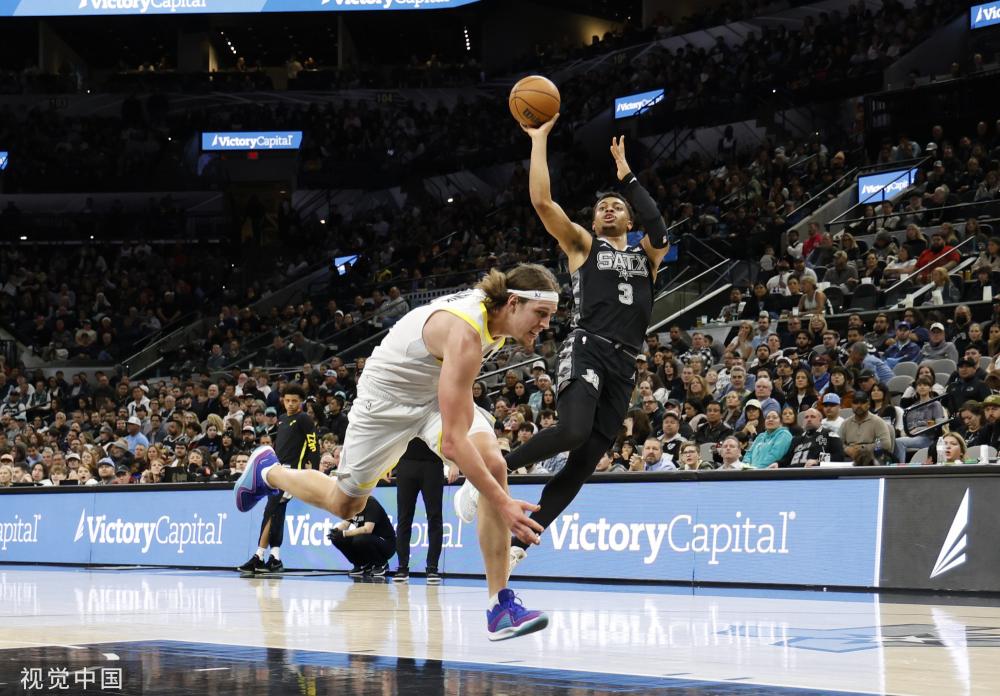 联赛中崭露 联赛中崭露